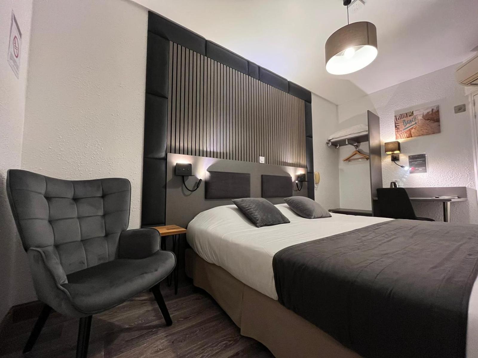 Cit'Hotel Le Cheval Blanc Cognac Centre ภายนอก รูปภาพ