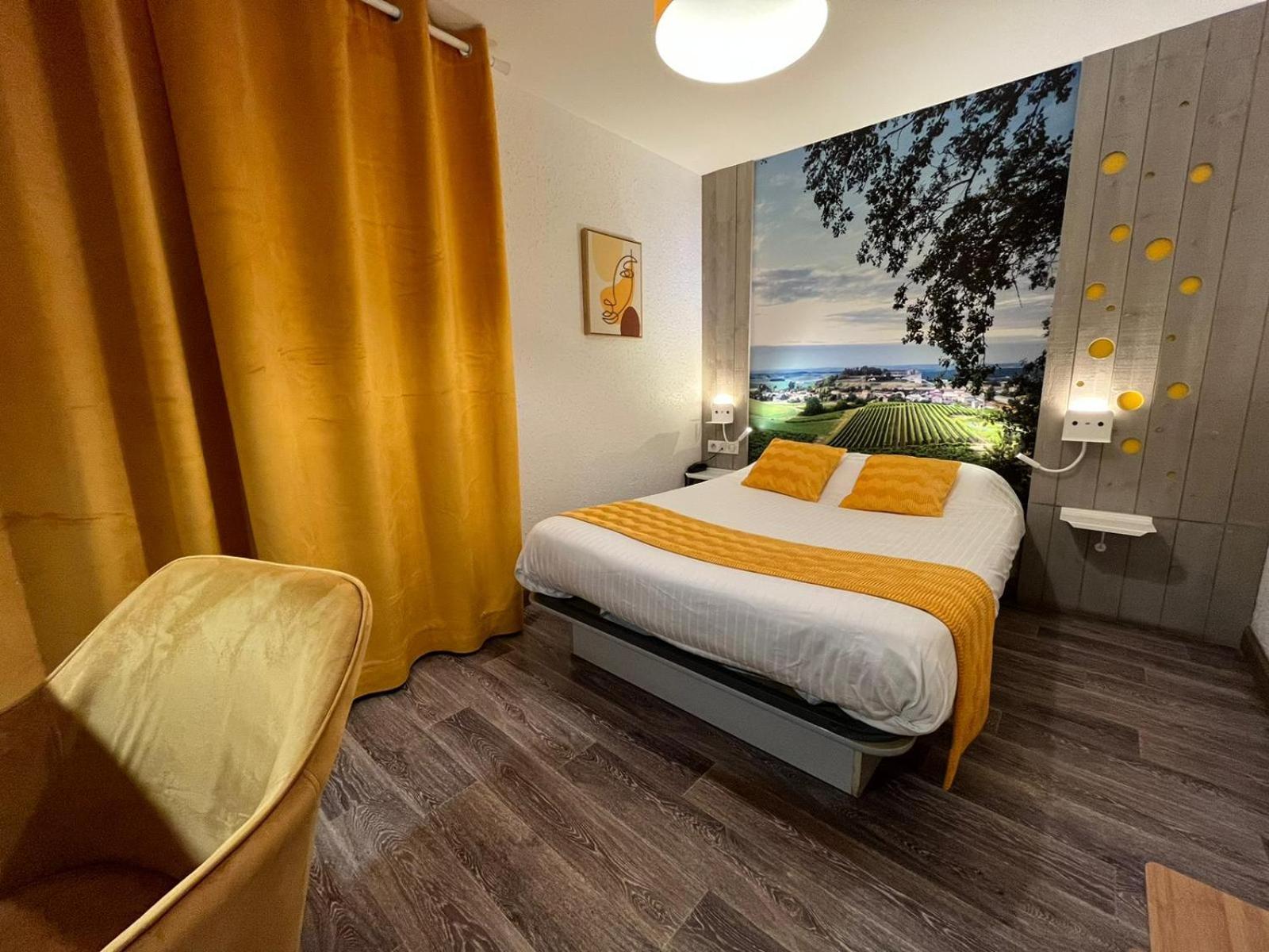 Cit'Hotel Le Cheval Blanc Cognac Centre ภายนอก รูปภาพ