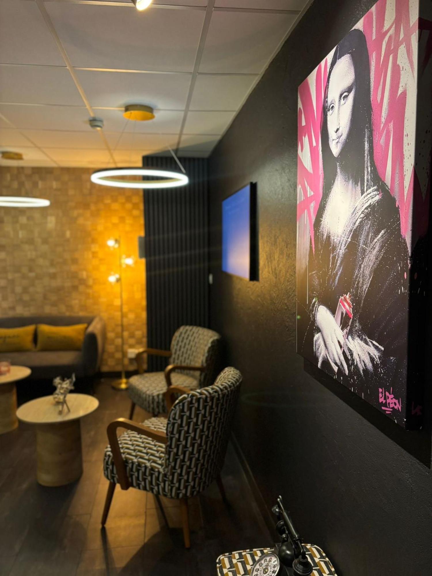 Cit'Hotel Le Cheval Blanc Cognac Centre ภายนอก รูปภาพ